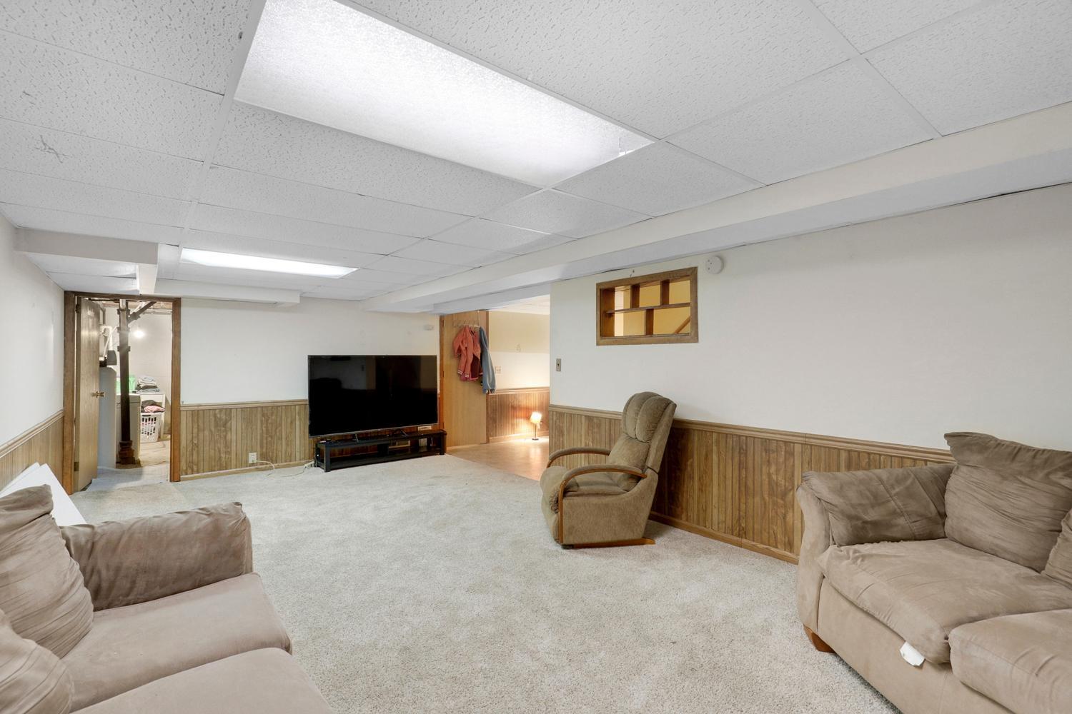 5918 Xerxes Avenue N