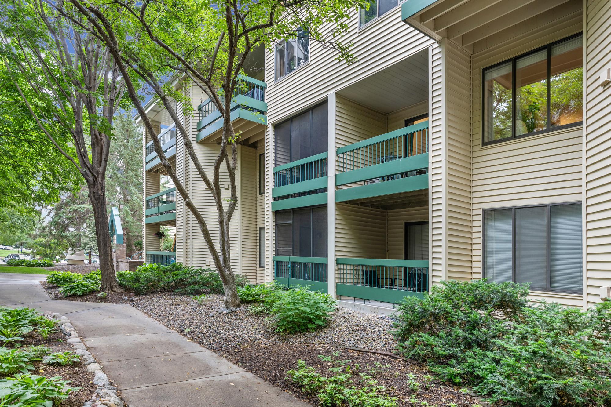 7618 York Avenue S Unit: 1218