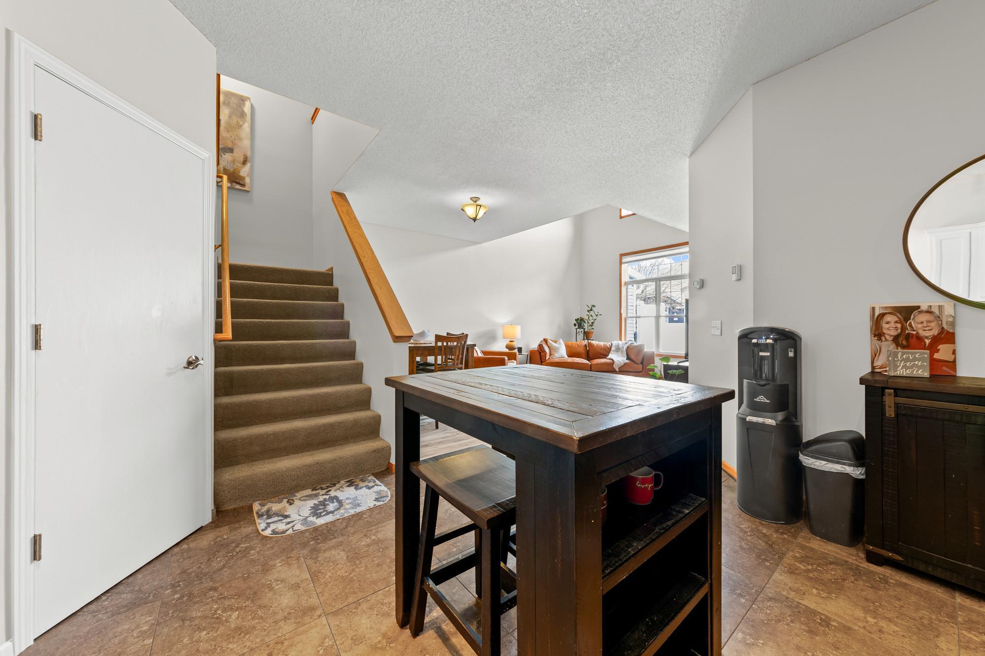 472 Hickory Lane N