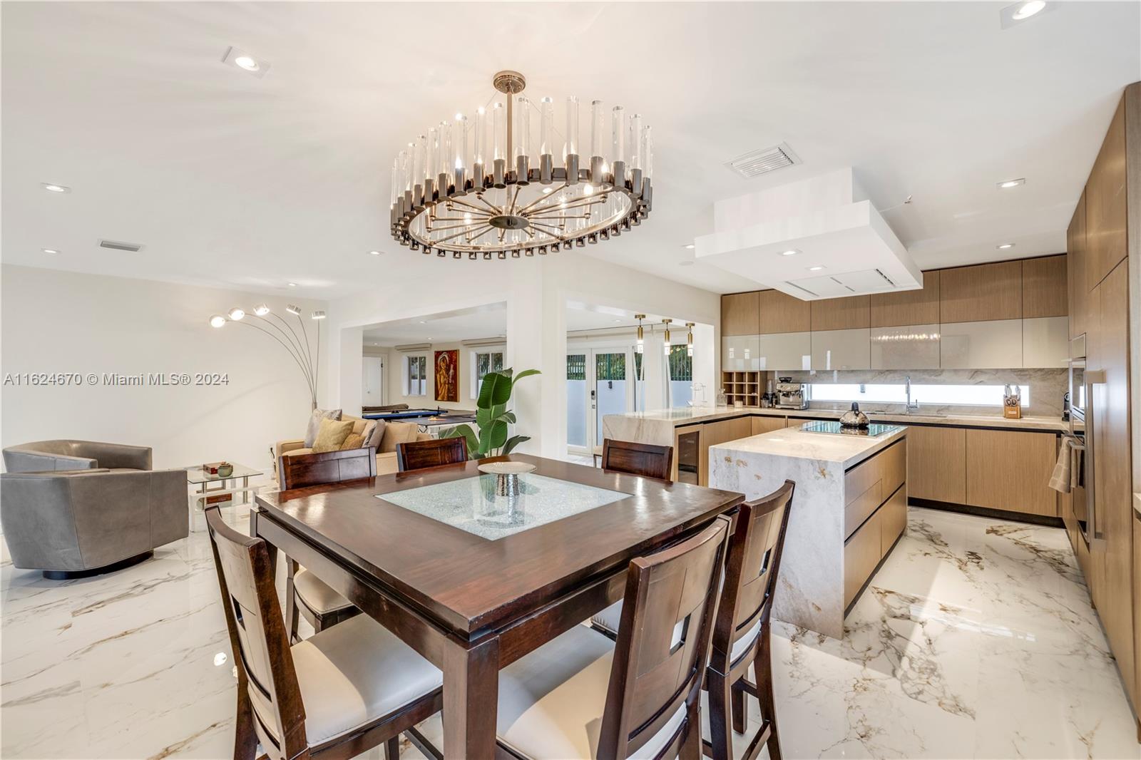 3504 Crystal View Ct