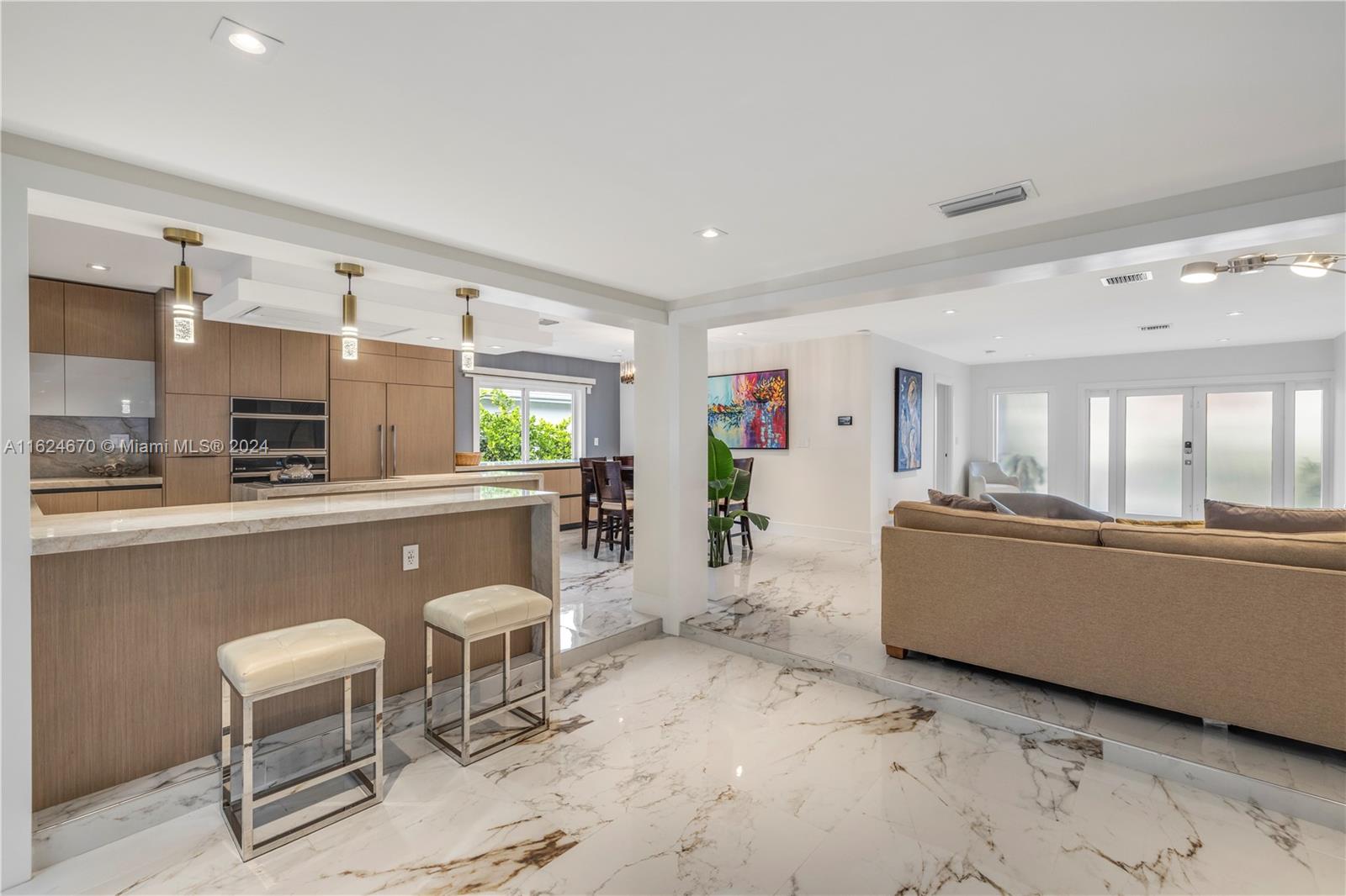 3504 Crystal View Ct