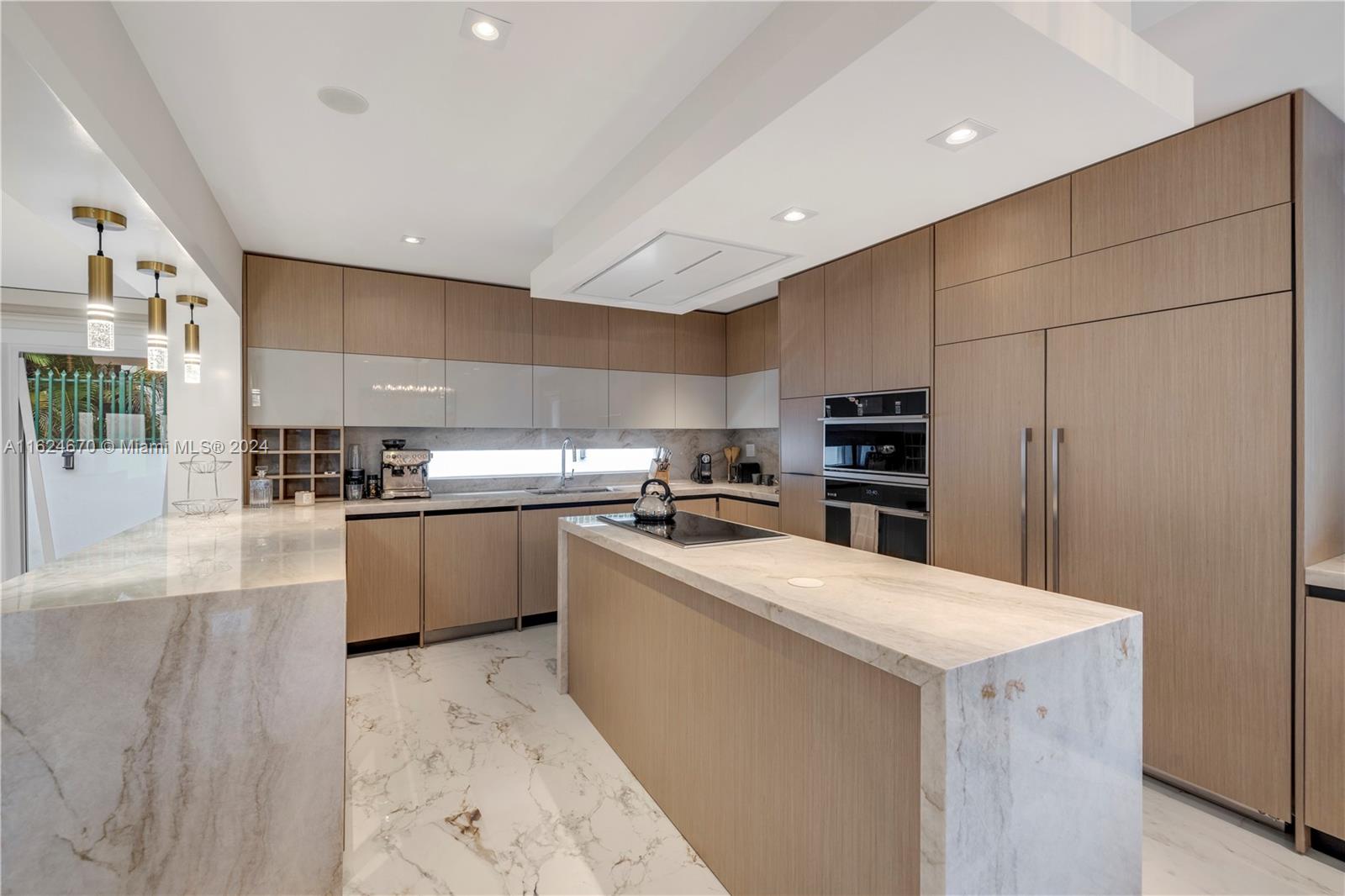 3504 Crystal View Ct
