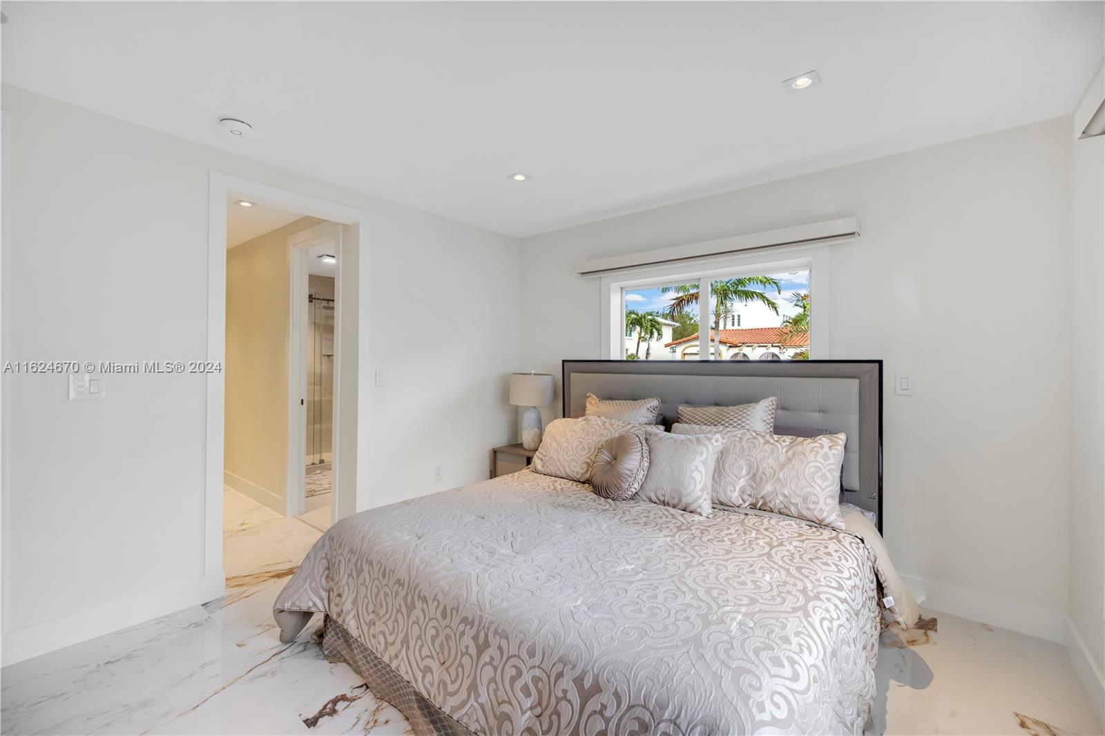 3504 Crystal View Ct