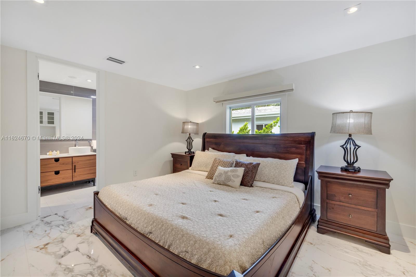 3504 Crystal View Ct