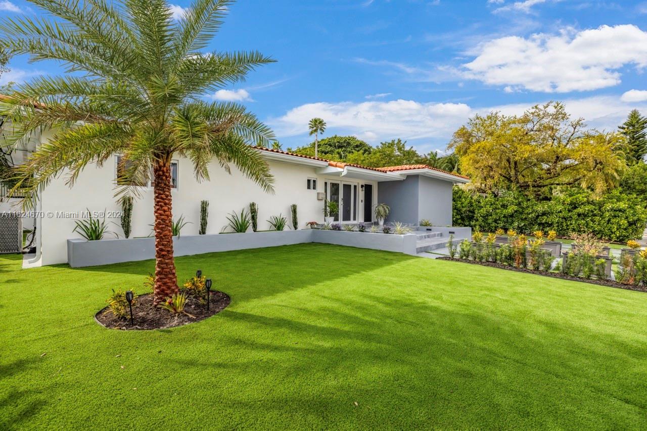 3504 Crystal View Ct