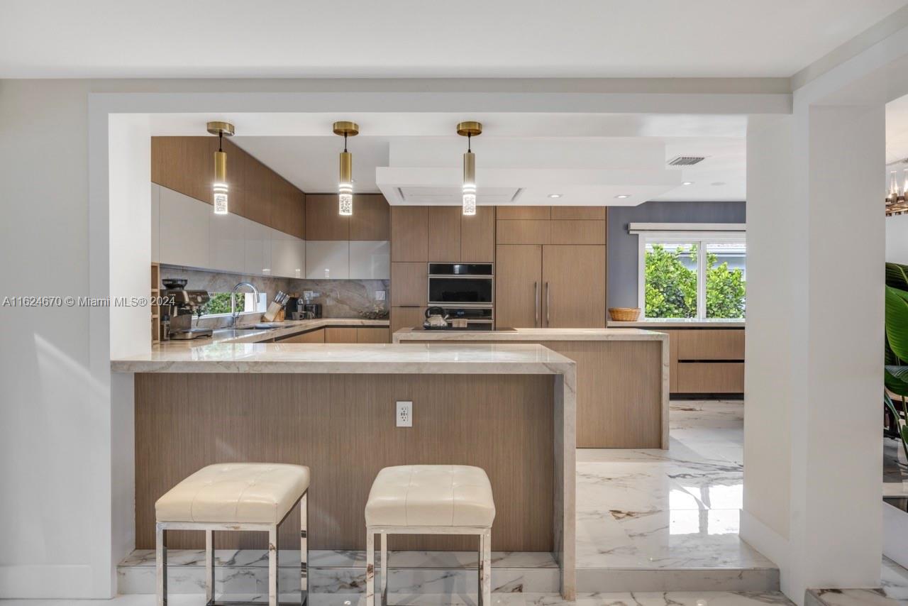 3504 Crystal View Ct