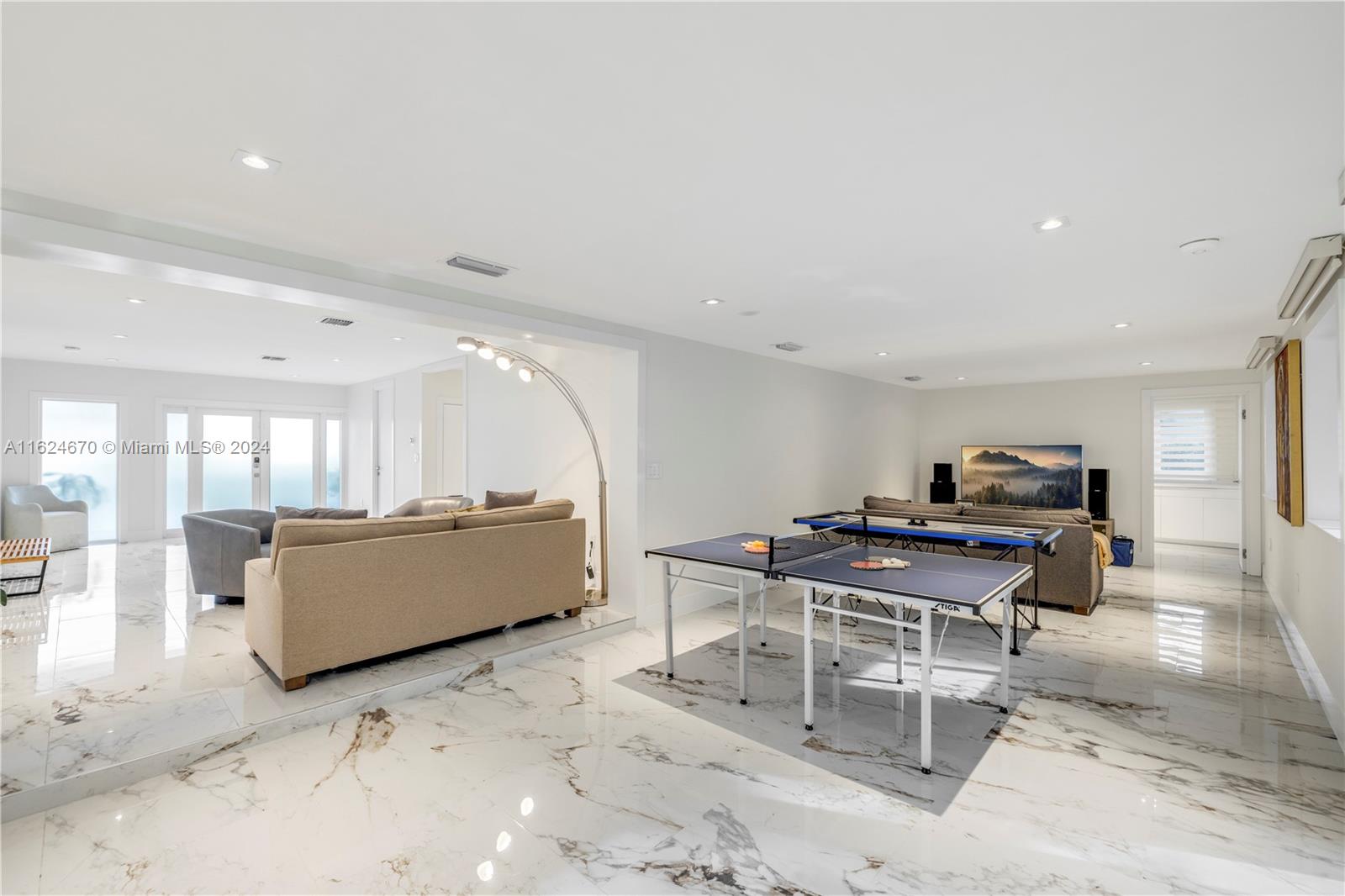 3504 Crystal View Ct