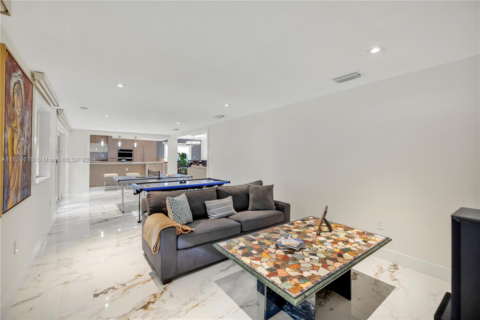 3504 Crystal View Ct