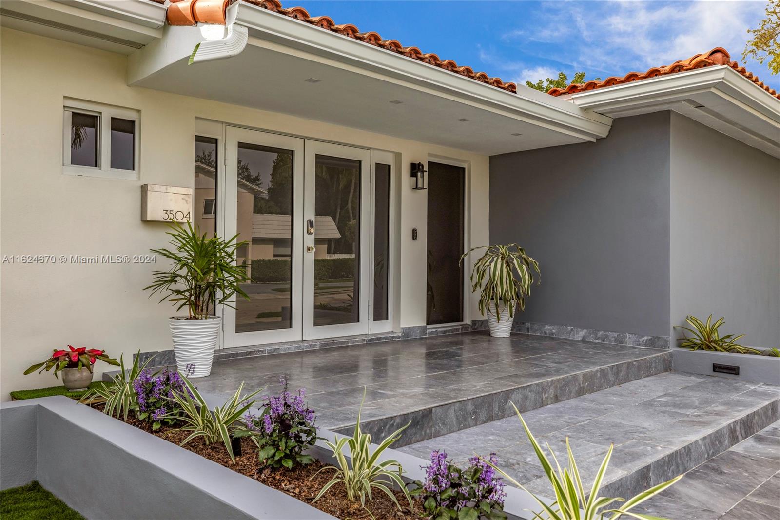 3504 Crystal View Ct