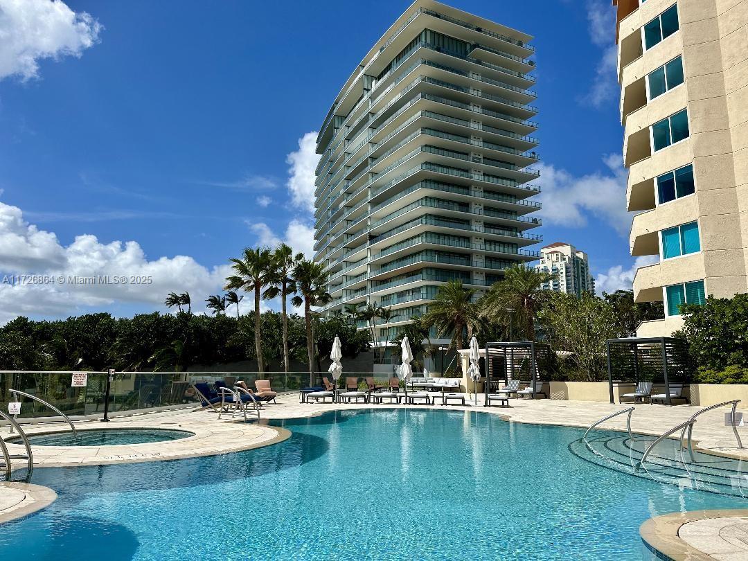 400 S Pointe Dr # 1001