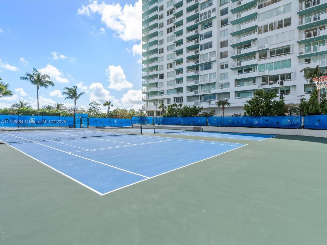 400 S Pointe Dr # 1001