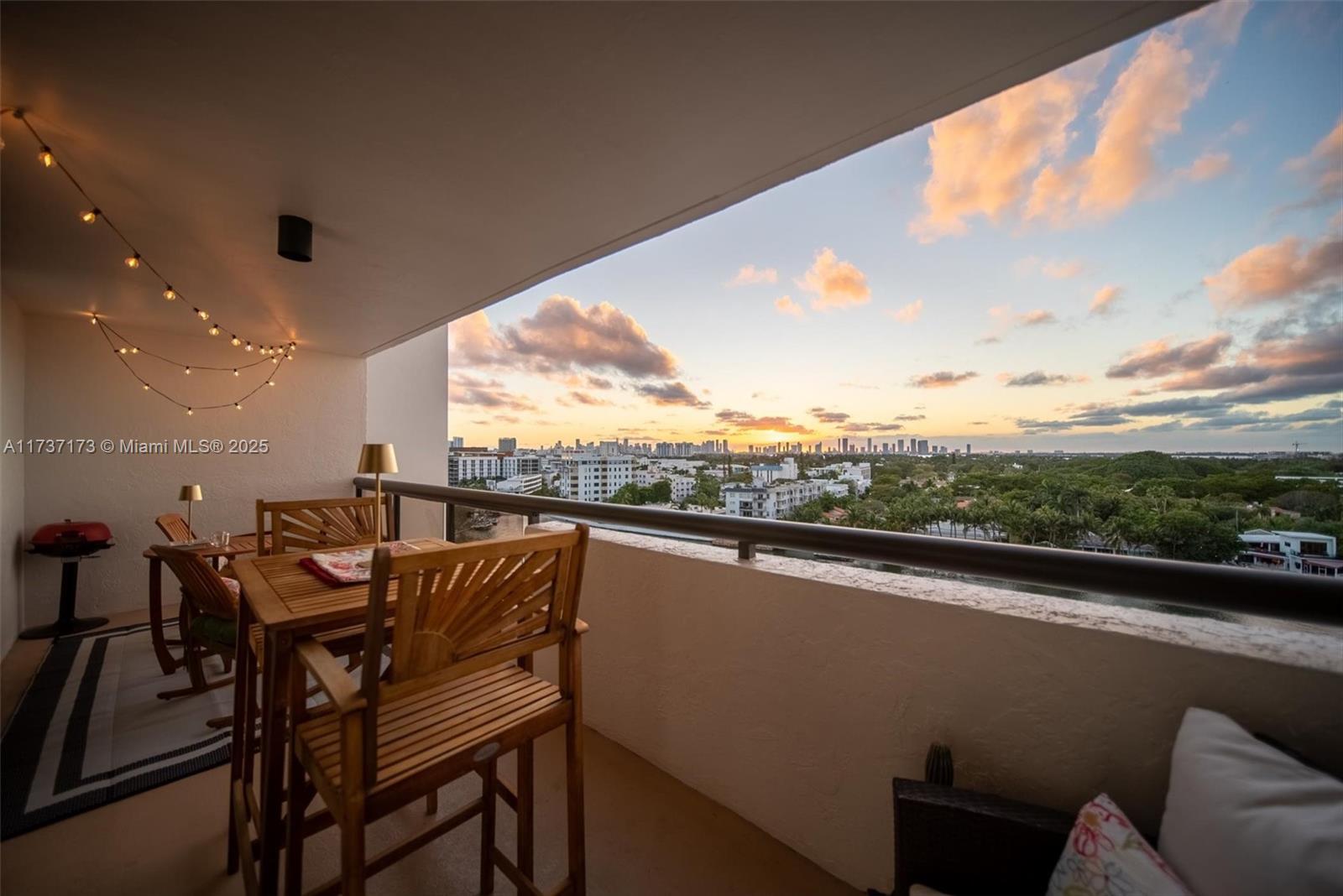 2555 Collins Ave # 1106