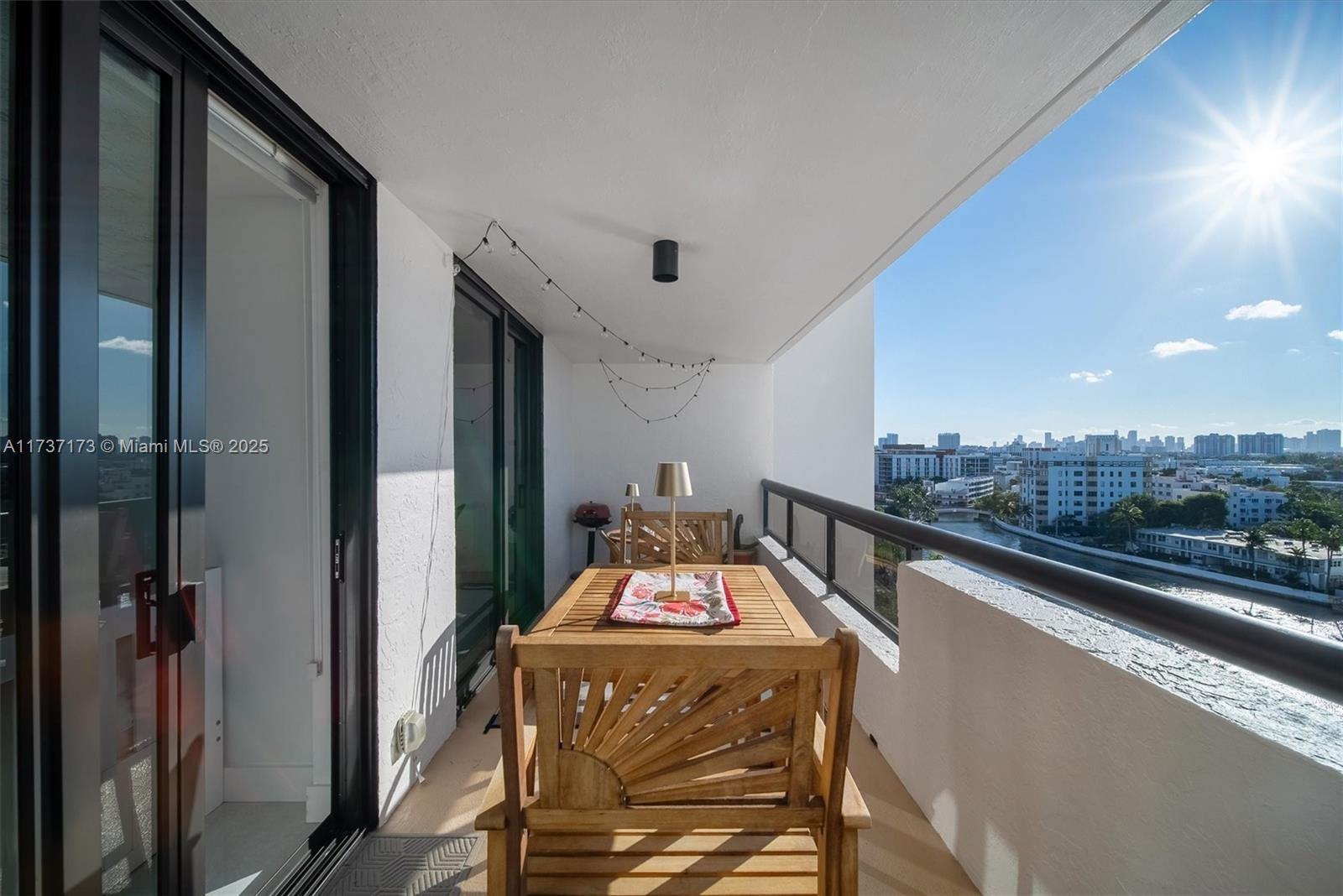 2555 Collins Ave # 1106