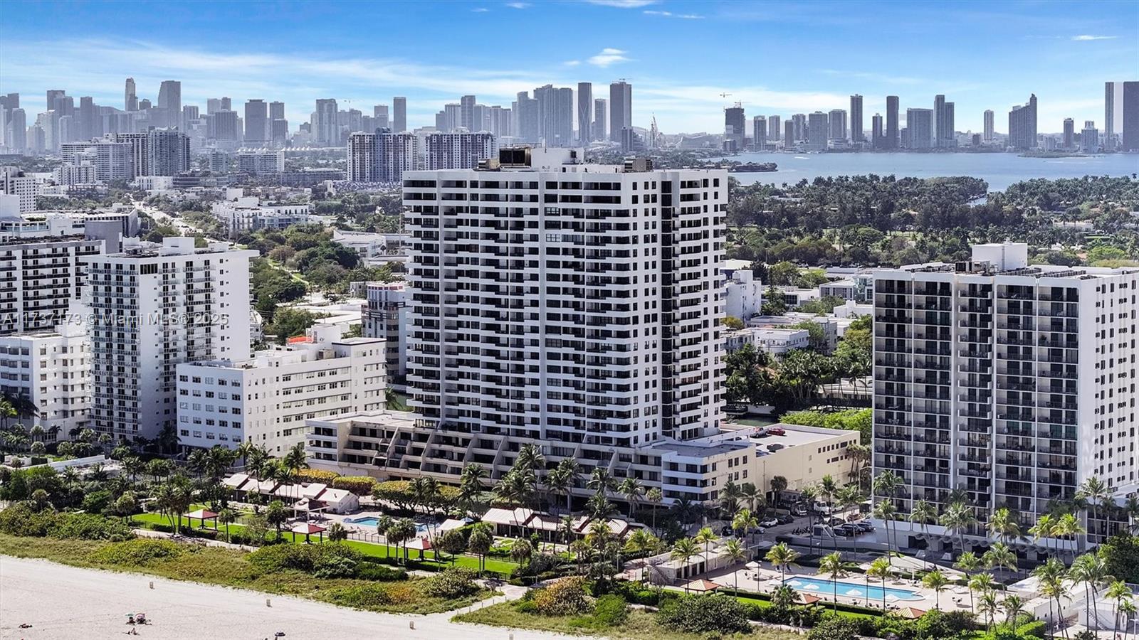 2555 Collins Ave # 1106
