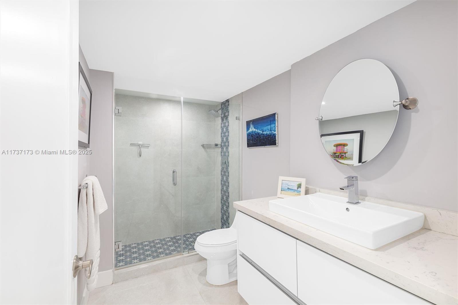 2555 Collins Ave # 1106