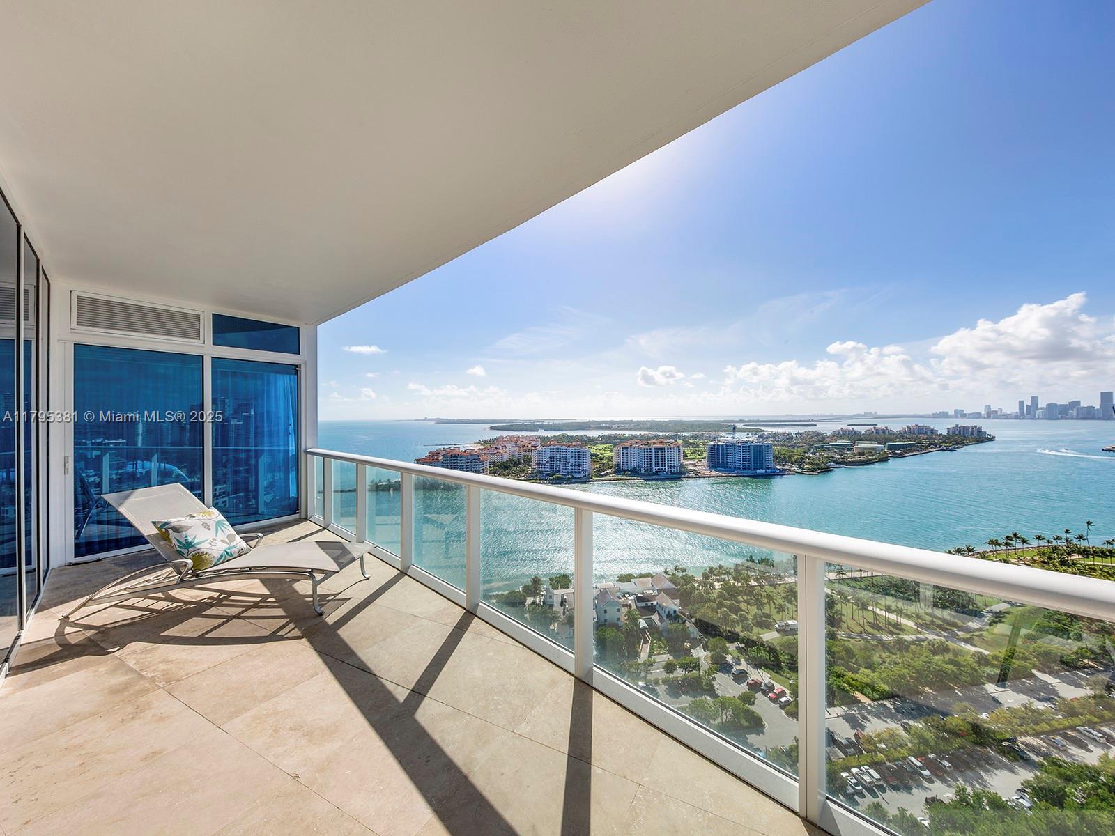 100 S Pointe Dr # 2601