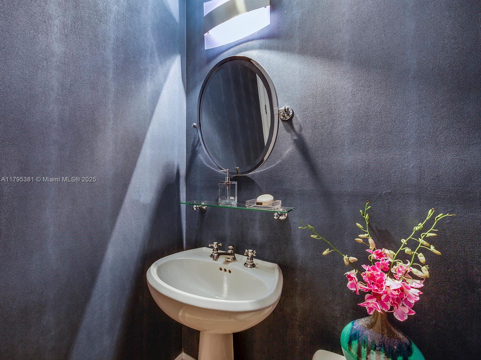 100 S Pointe Dr # 2601