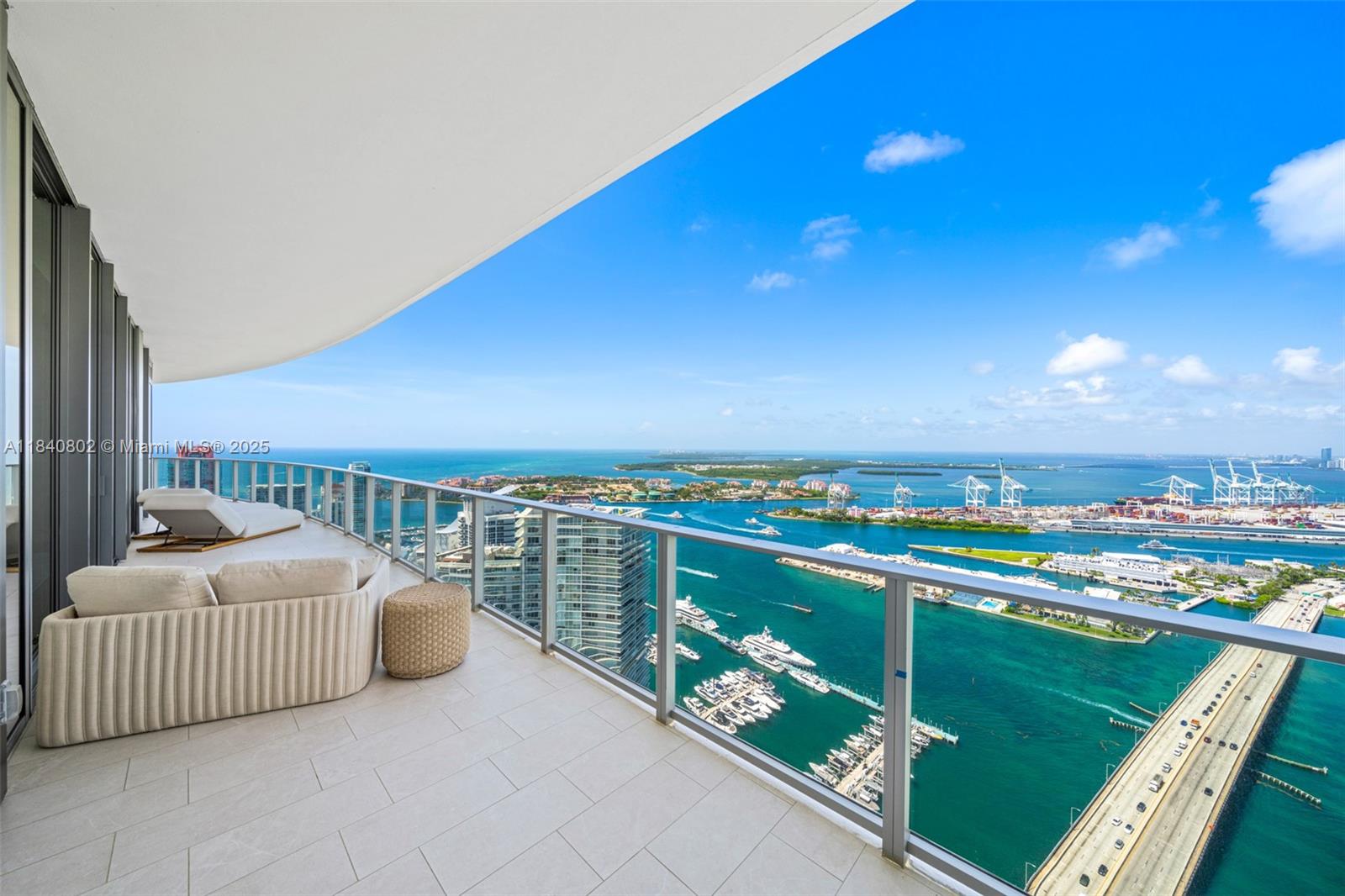 501 West Ave Unit: PH4701