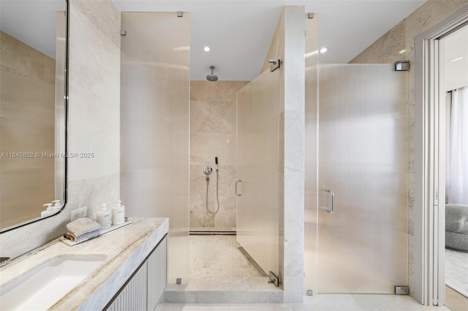 501 West Ave Unit: PH4701