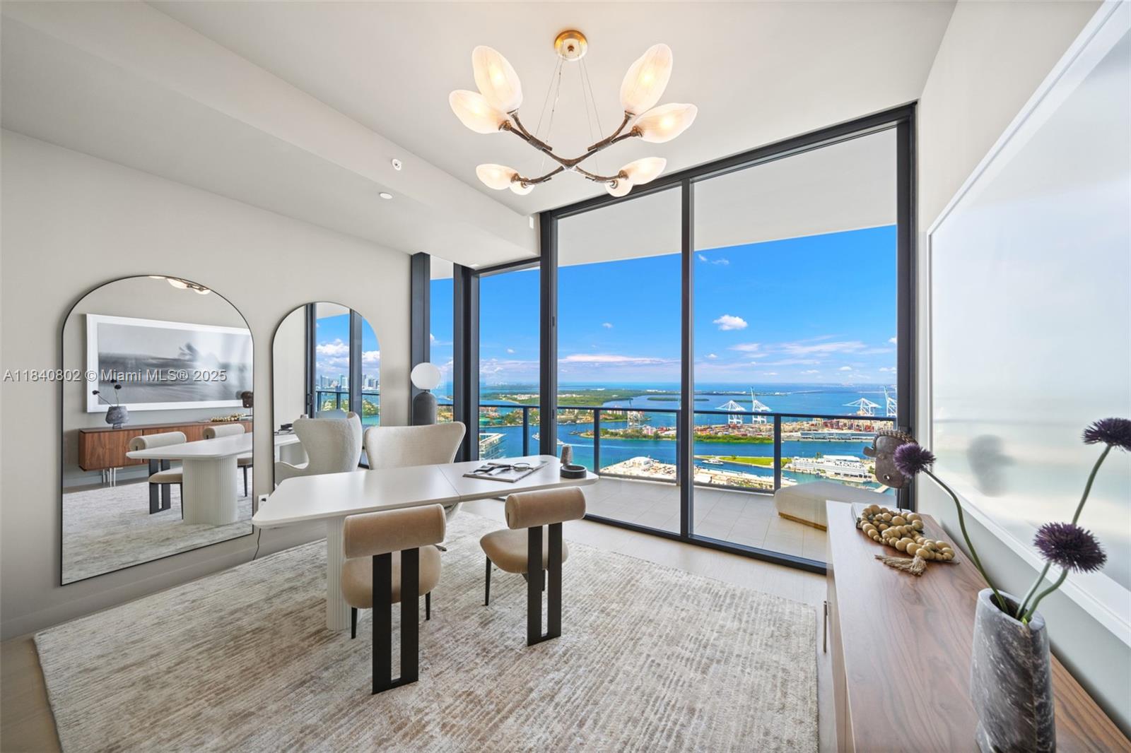 501 West Ave Unit: PH4701