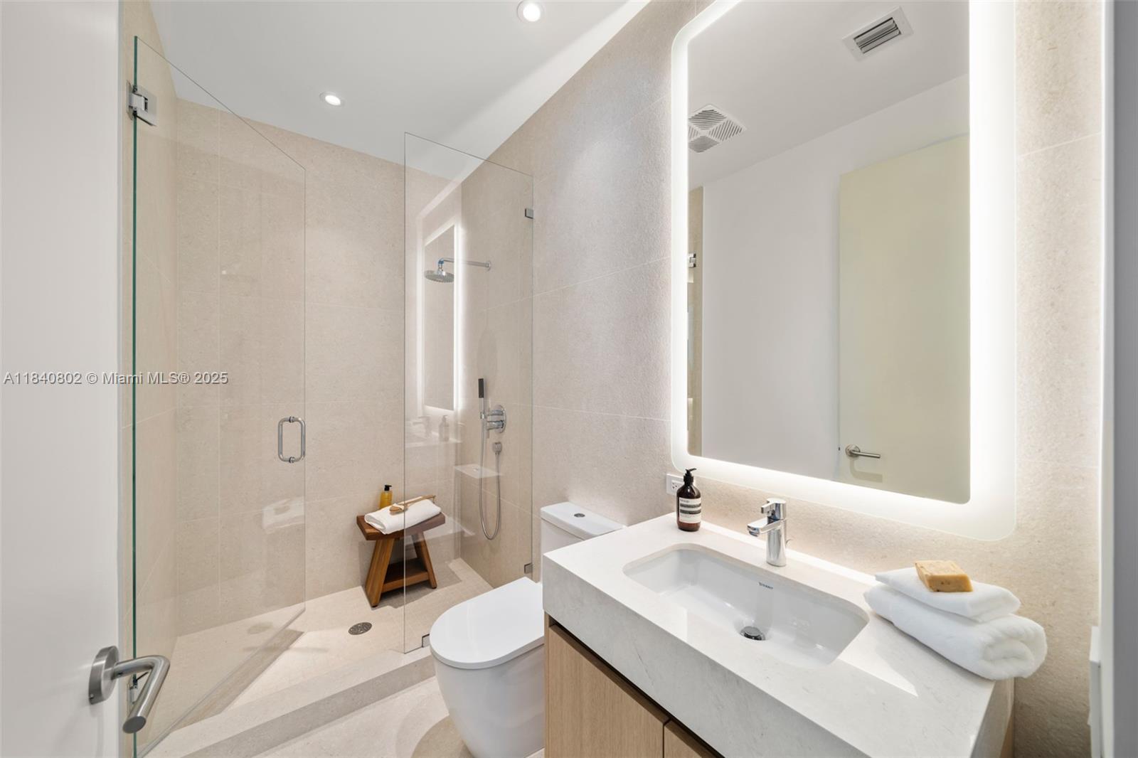 501 West Ave Unit: PH4701