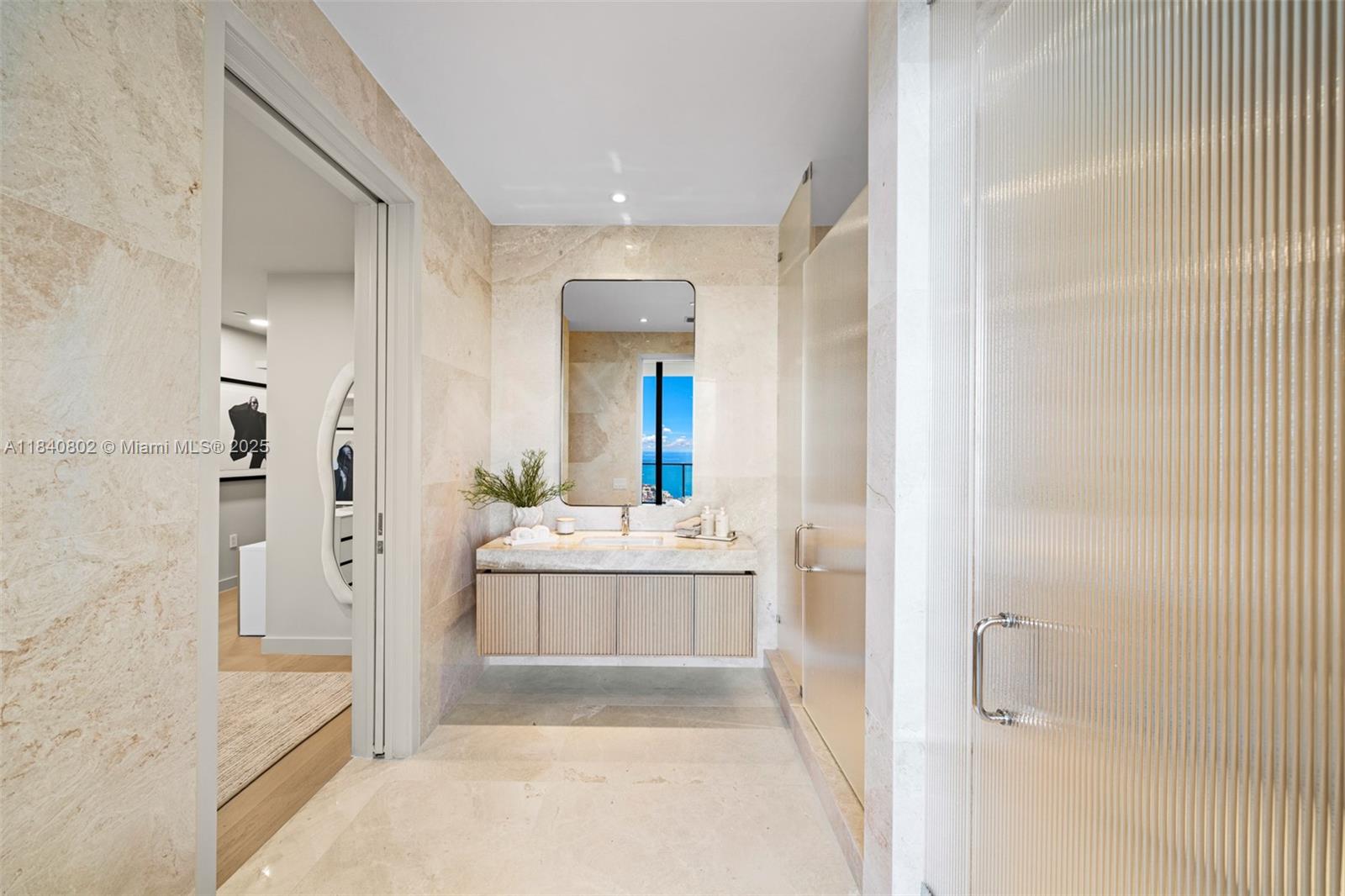 501 West Ave Unit: PH4701