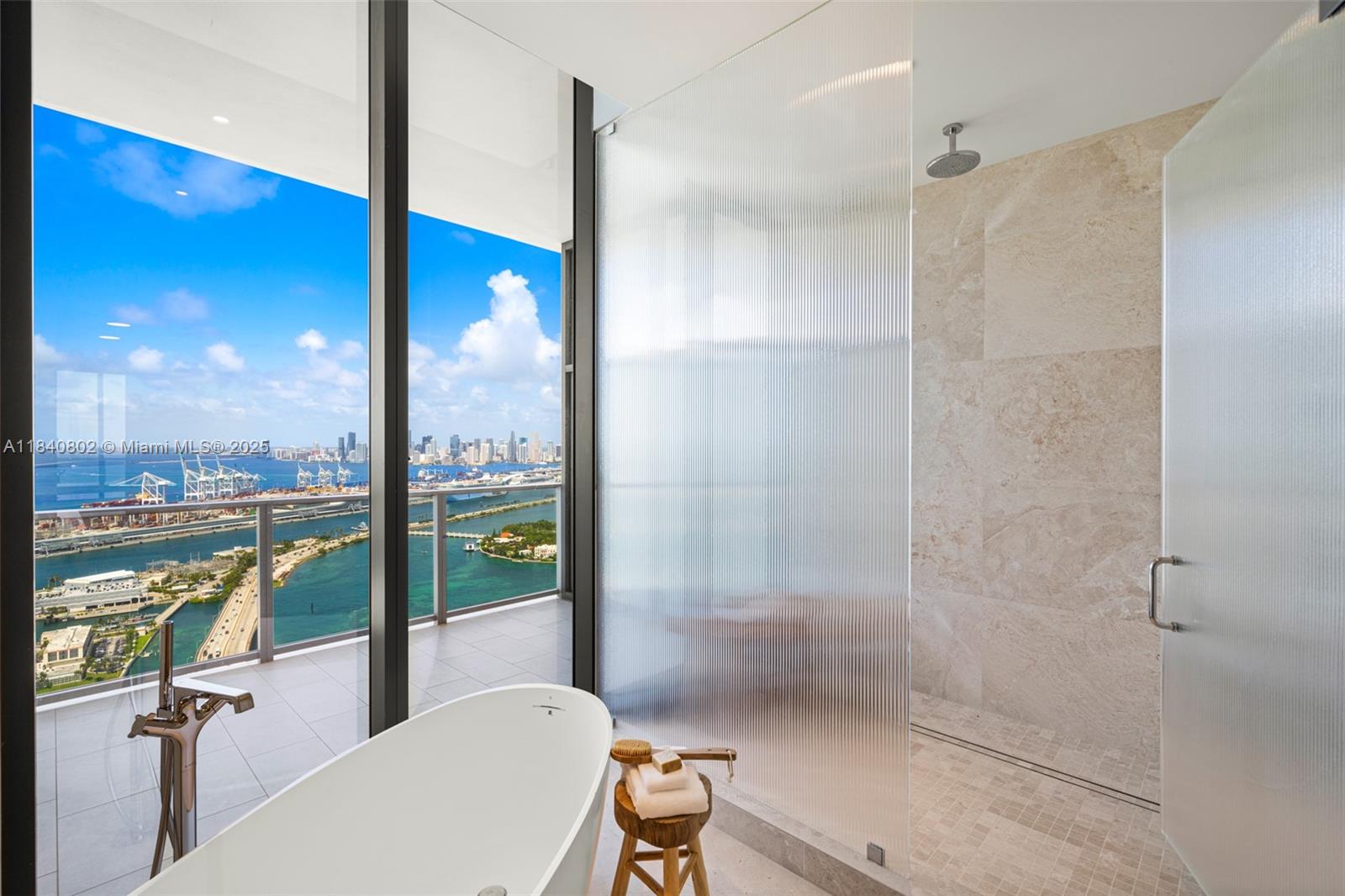 501 West Ave Unit: PH4701