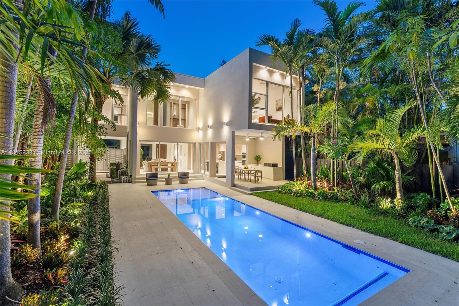 1930 SW 25th St, Miami