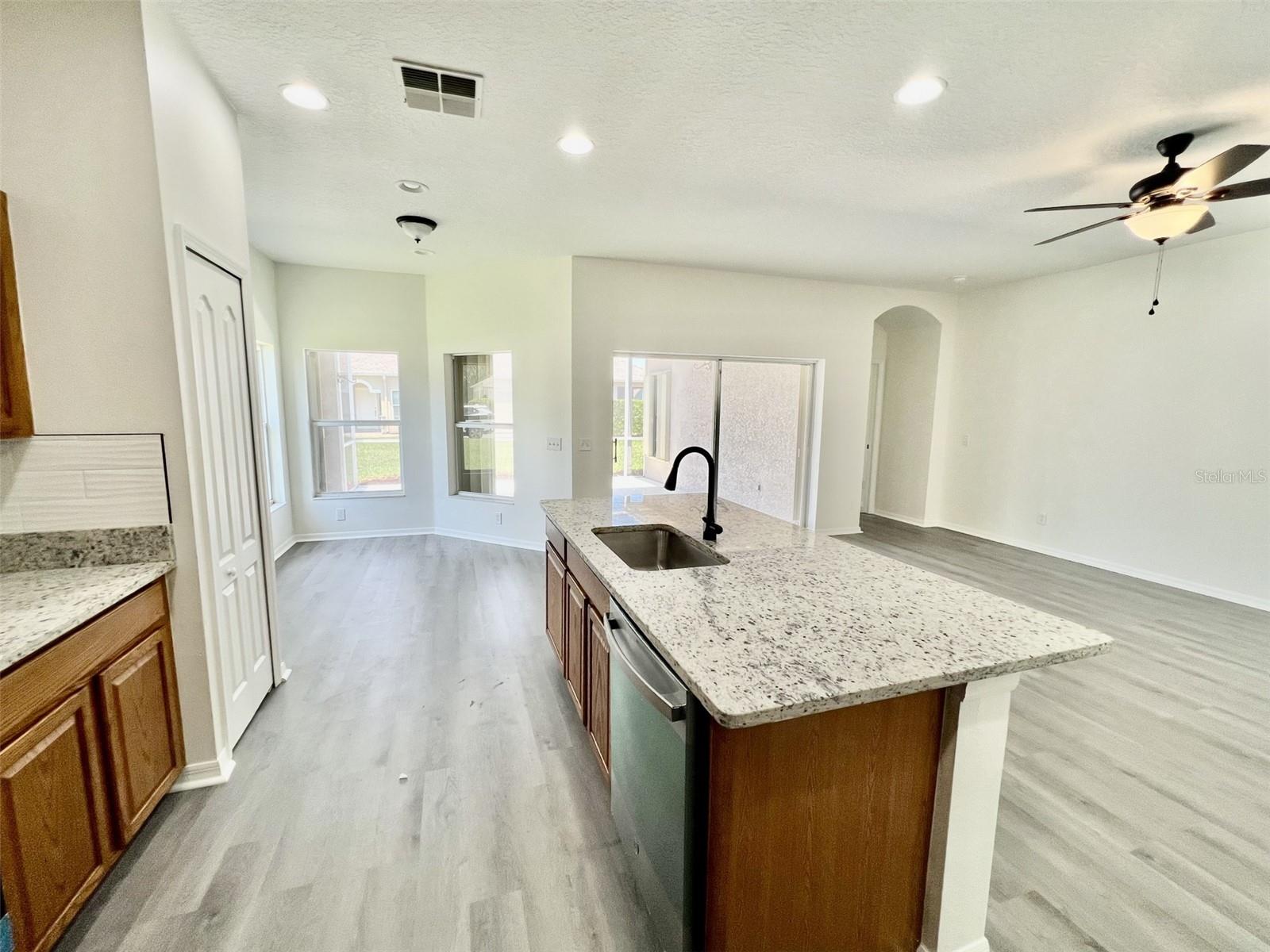 2844 BANYAN HILL LN