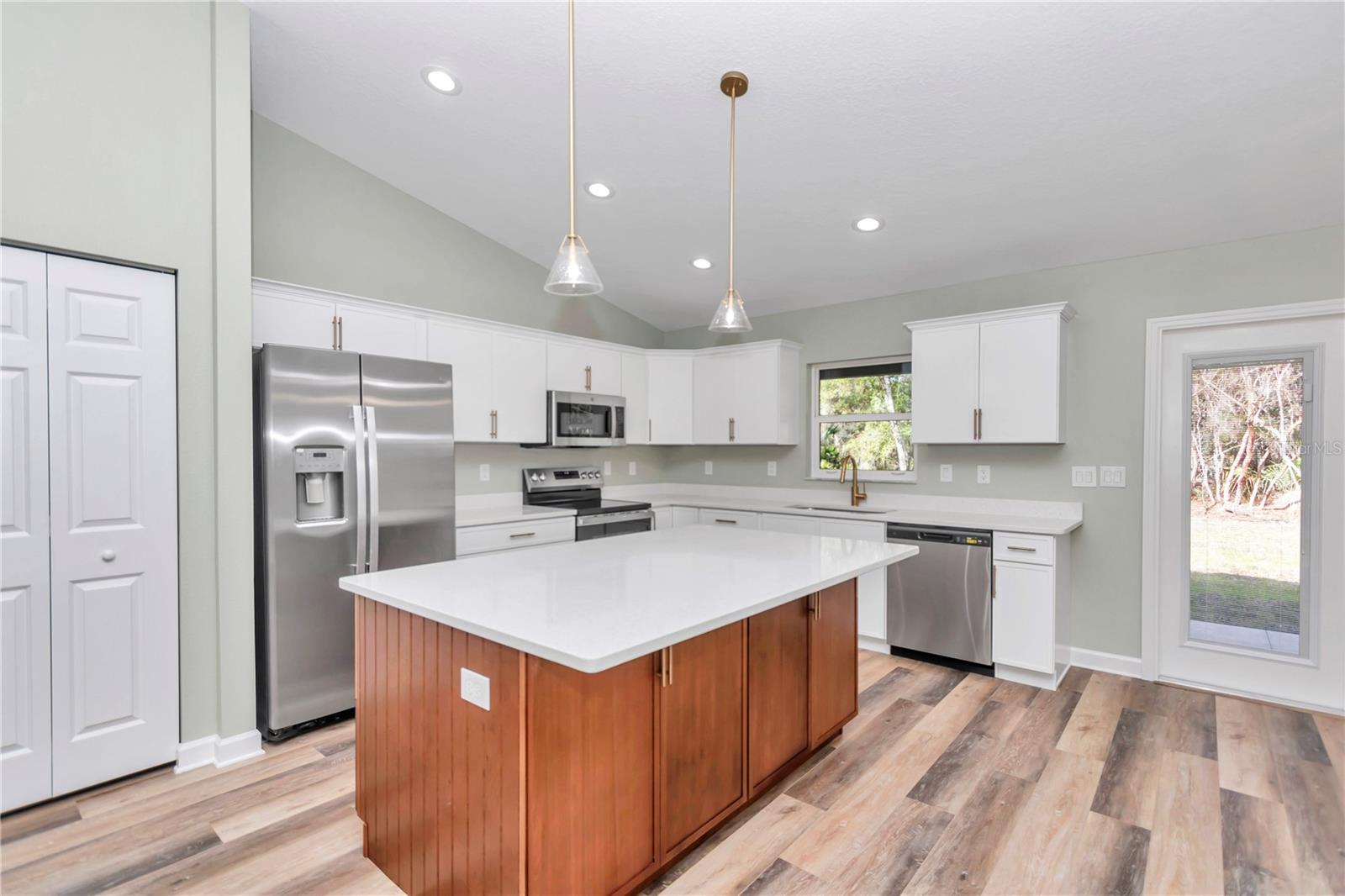 11315 W RIVERWOOD DR