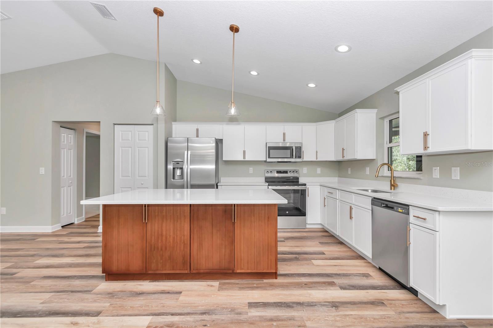 11315 W RIVERWOOD DR