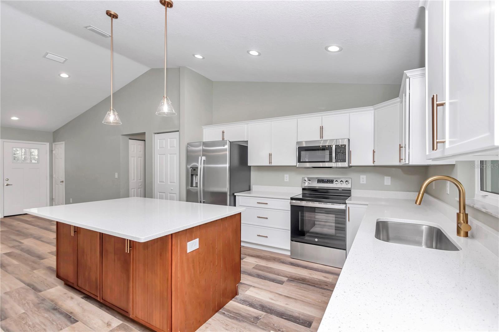 11315 W RIVERWOOD DR