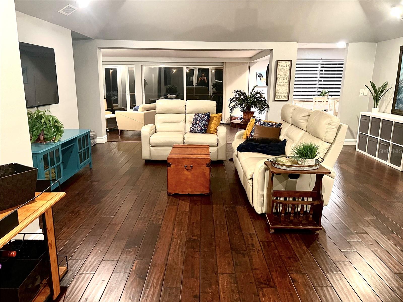 3341 LAKE SAXON DR