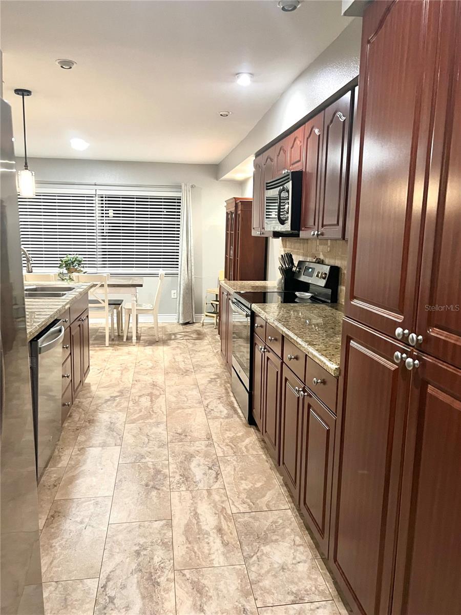 3341 LAKE SAXON DR