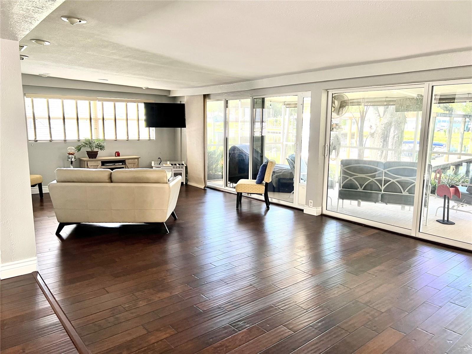3341 LAKE SAXON DR