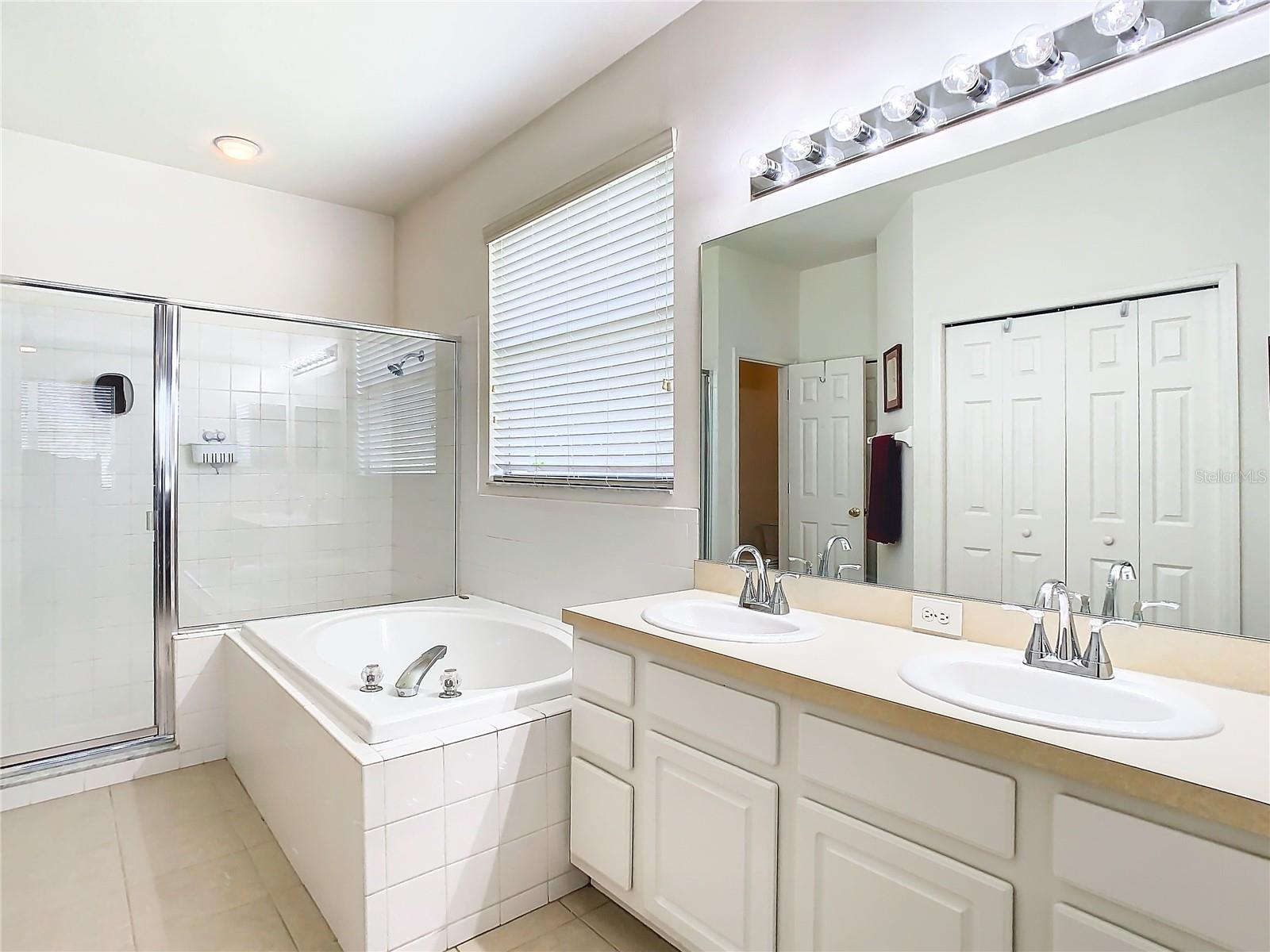 9505 LAUREL LEDGE DR