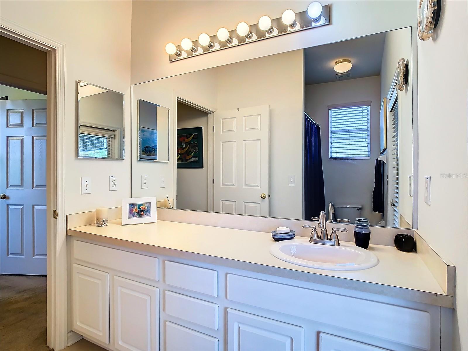 9505 LAUREL LEDGE DR