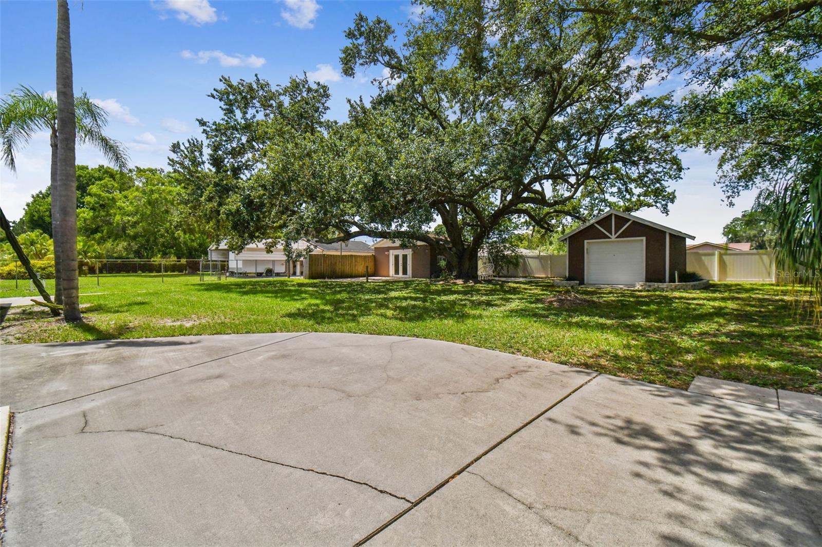 501 CHANCELLAR DR