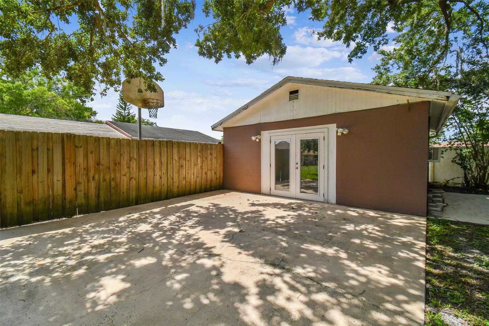 501 CHANCELLAR DR