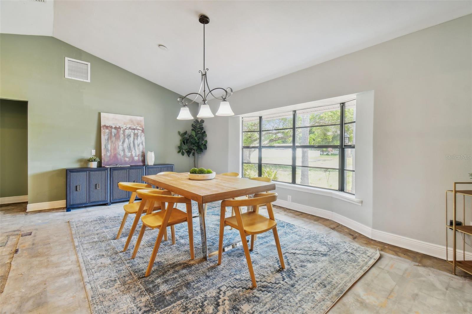 501 CHANCELLAR DR