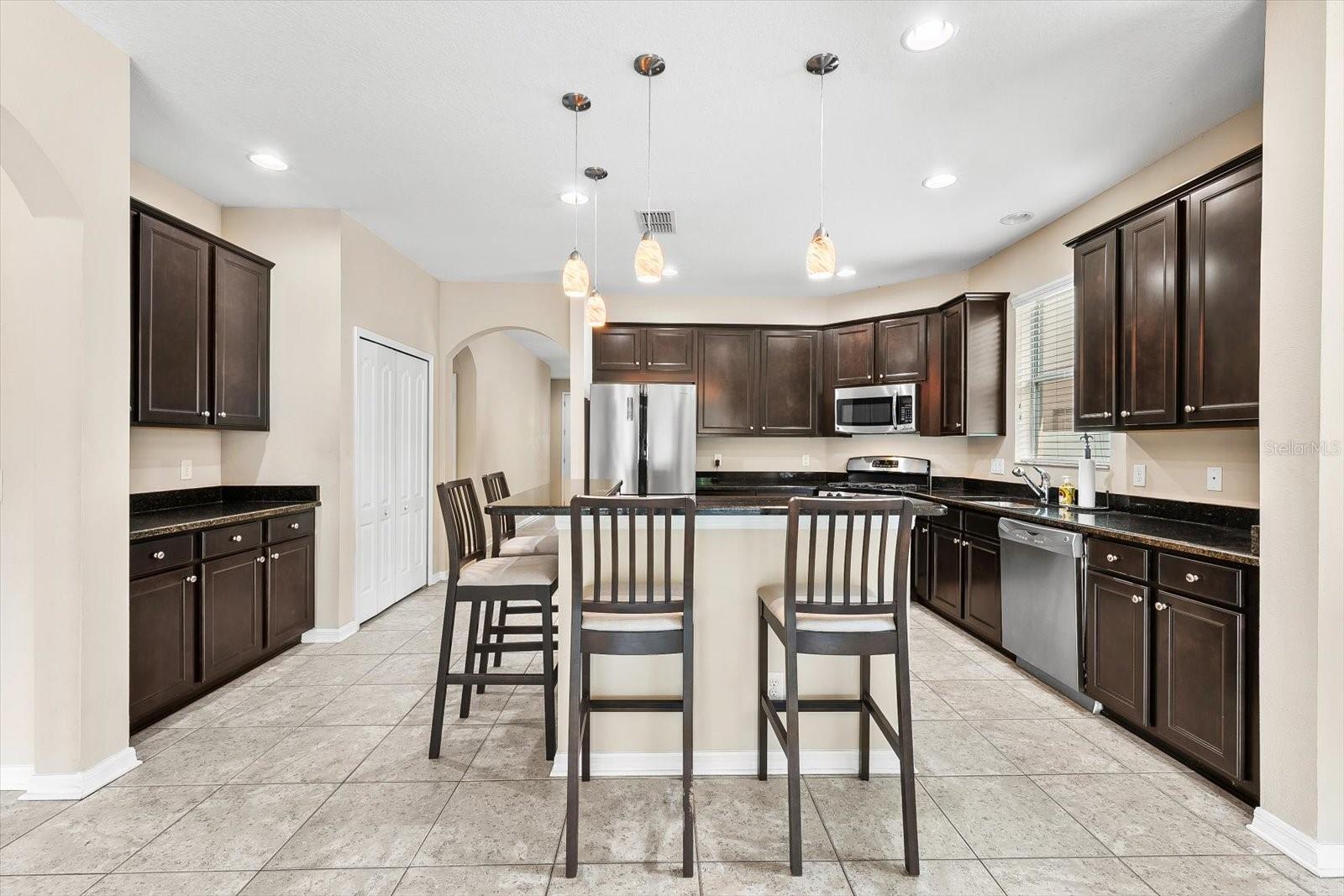 3005 MAPLE SHADE PL