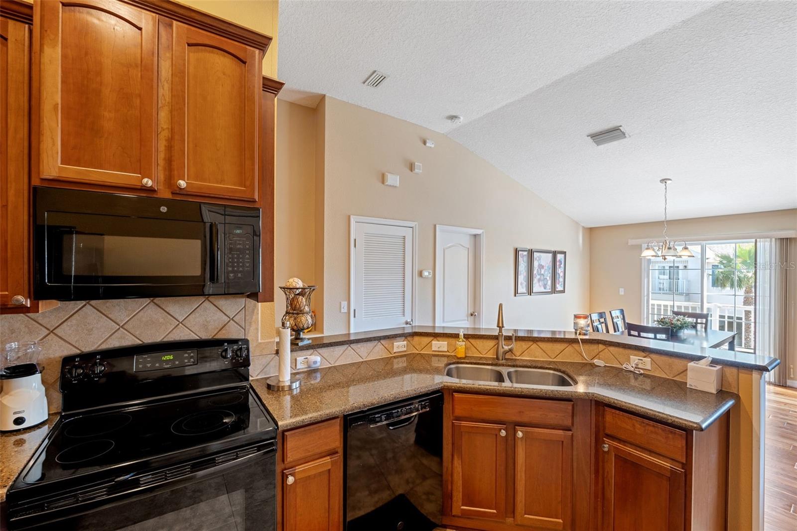 8455 SHALLOW CREEK CT