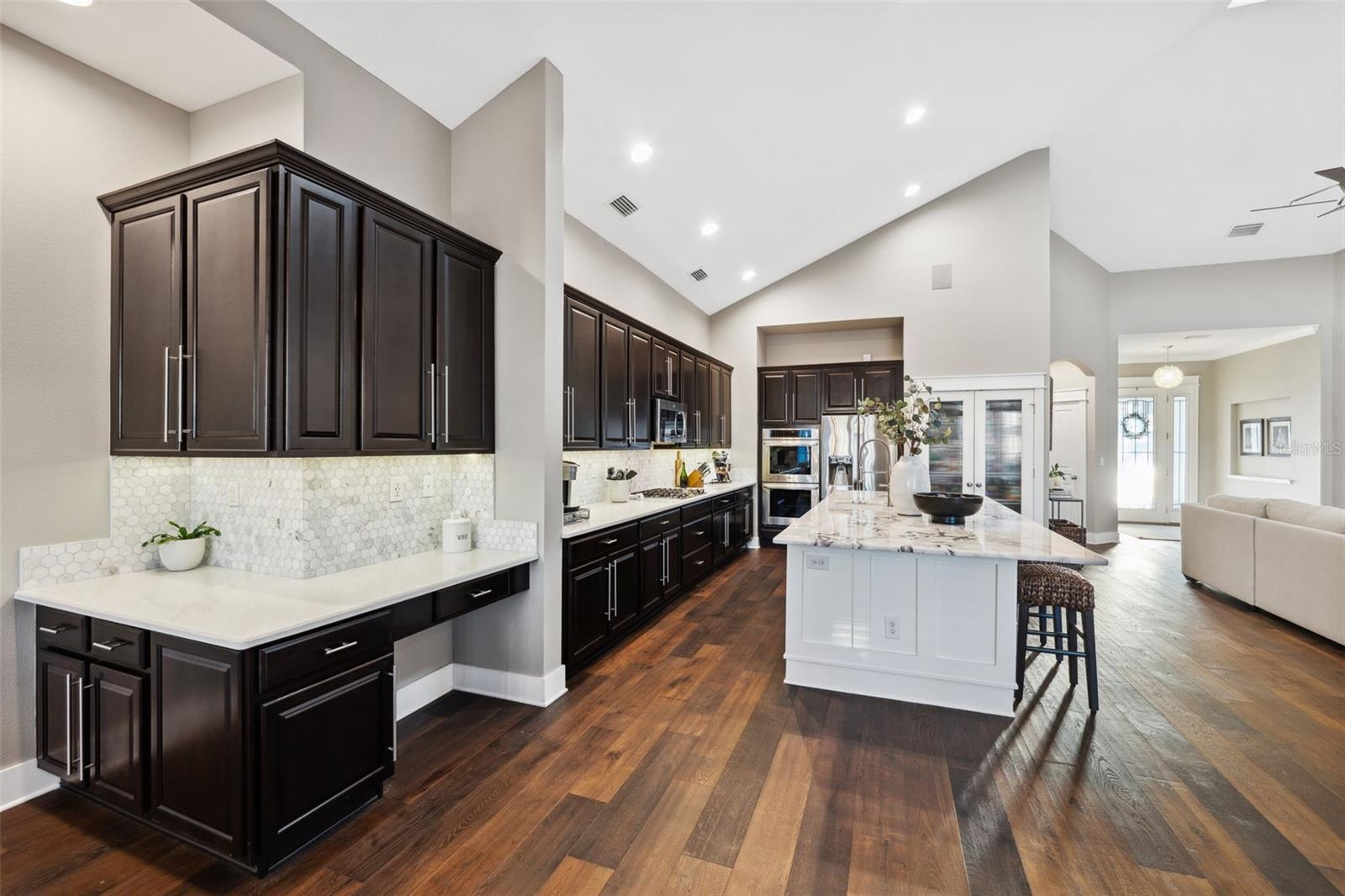 805 ISLEBAY DR