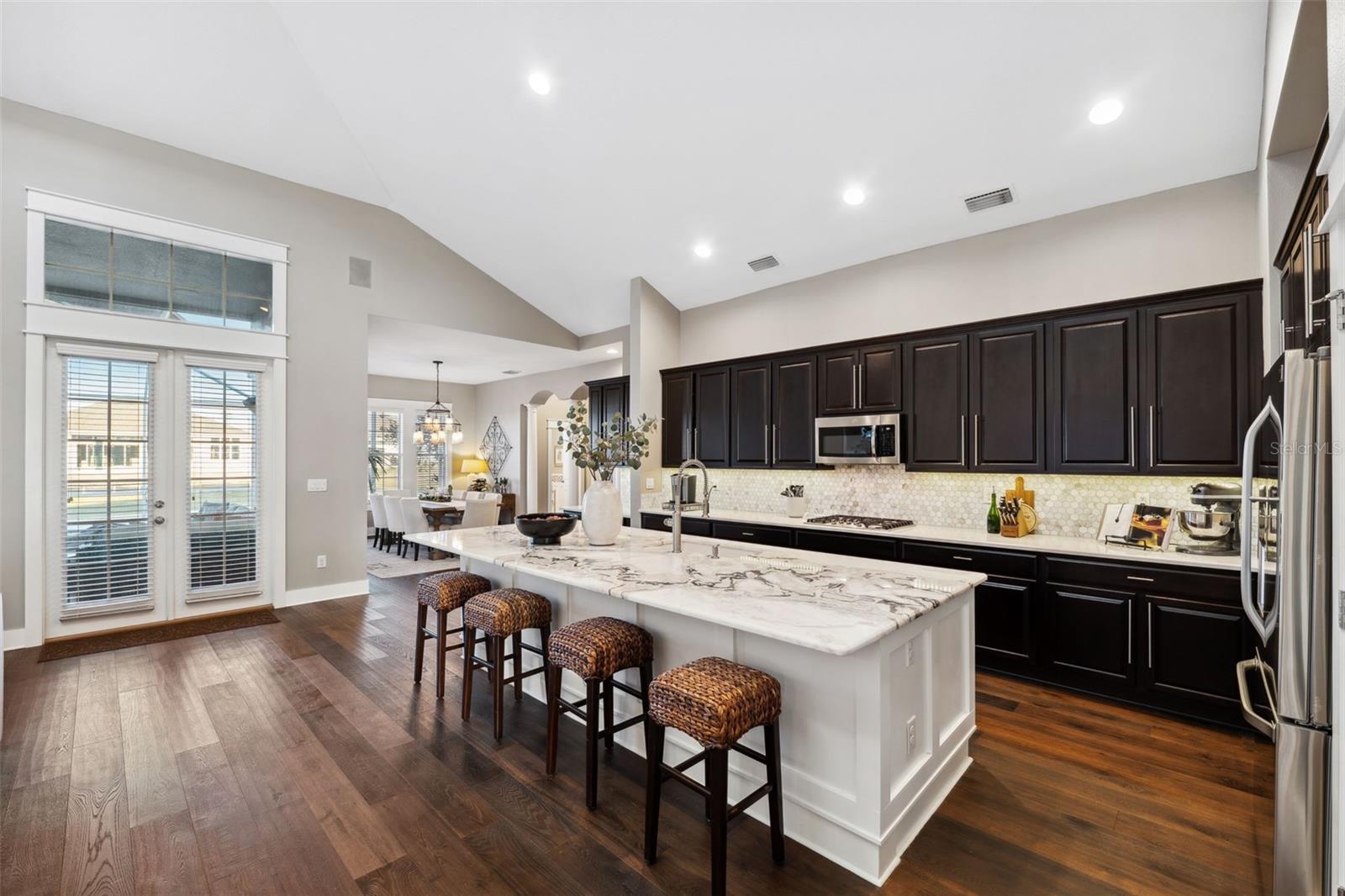 805 ISLEBAY DR