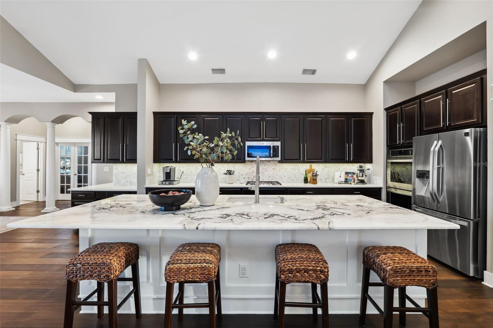 805 ISLEBAY DR