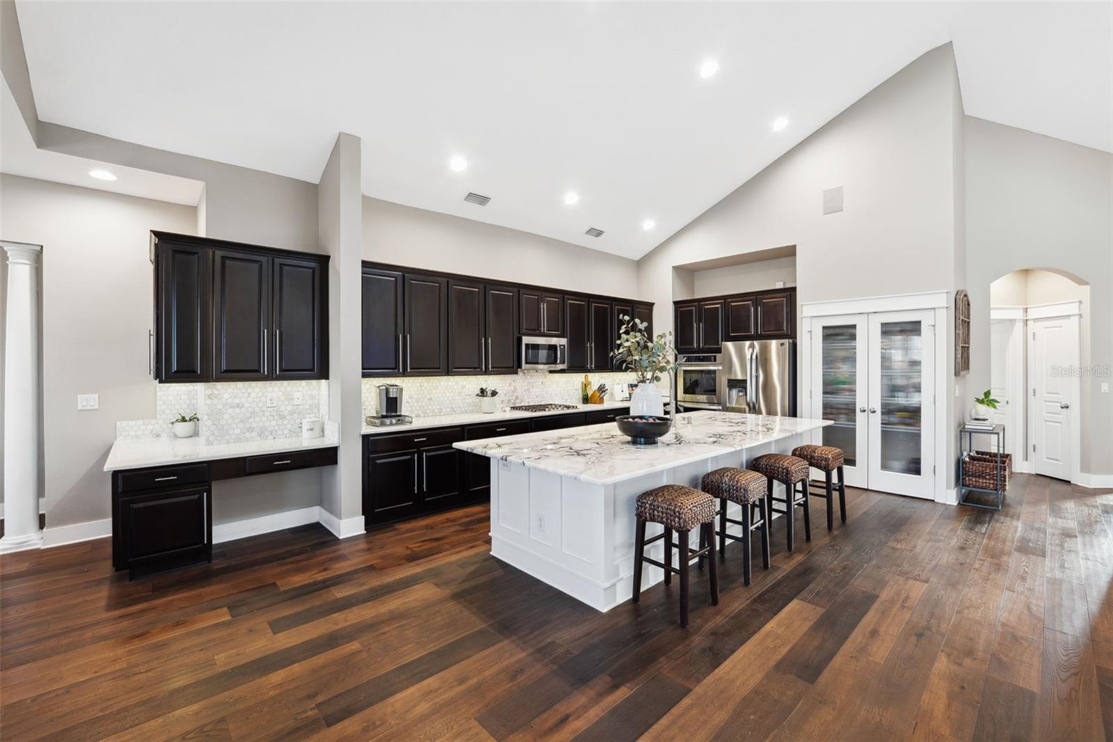 805 ISLEBAY DR