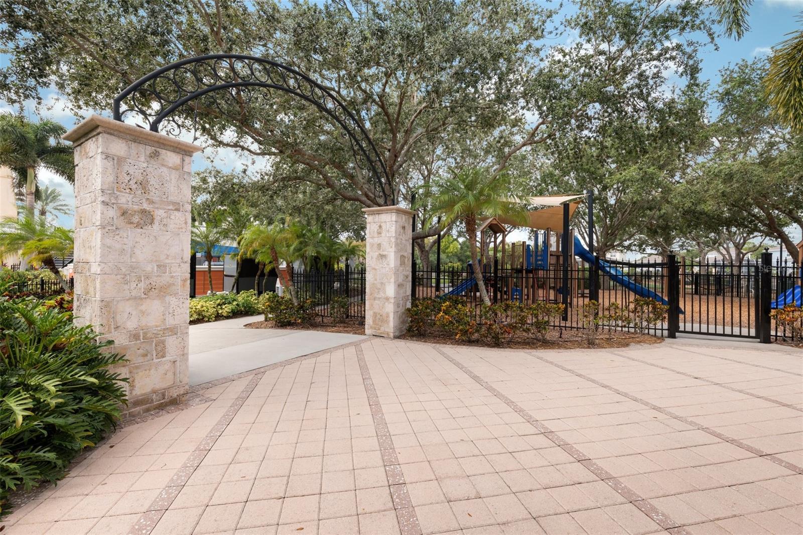 805 ISLEBAY DR