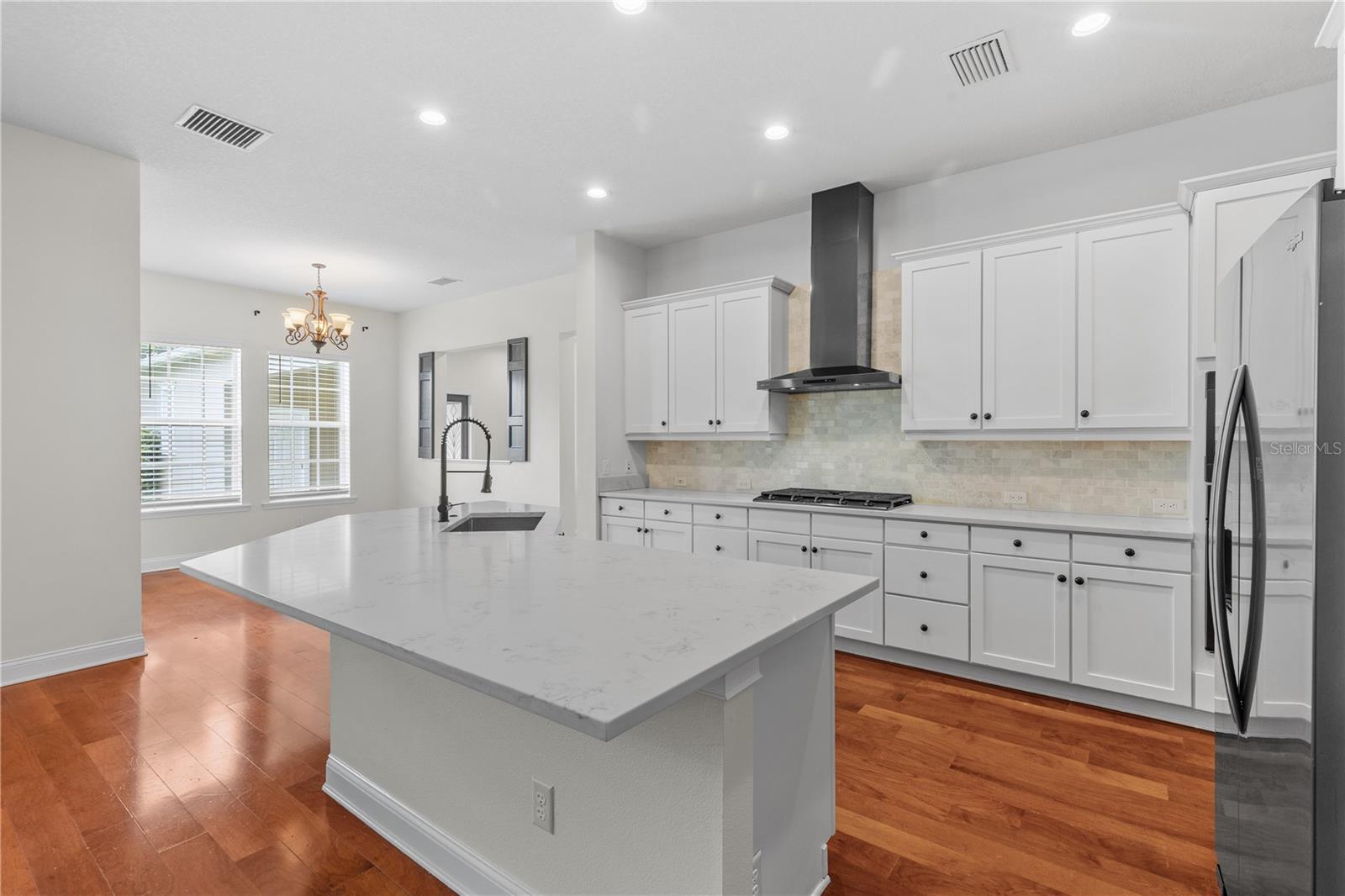 5909 CHURCHSIDE DR