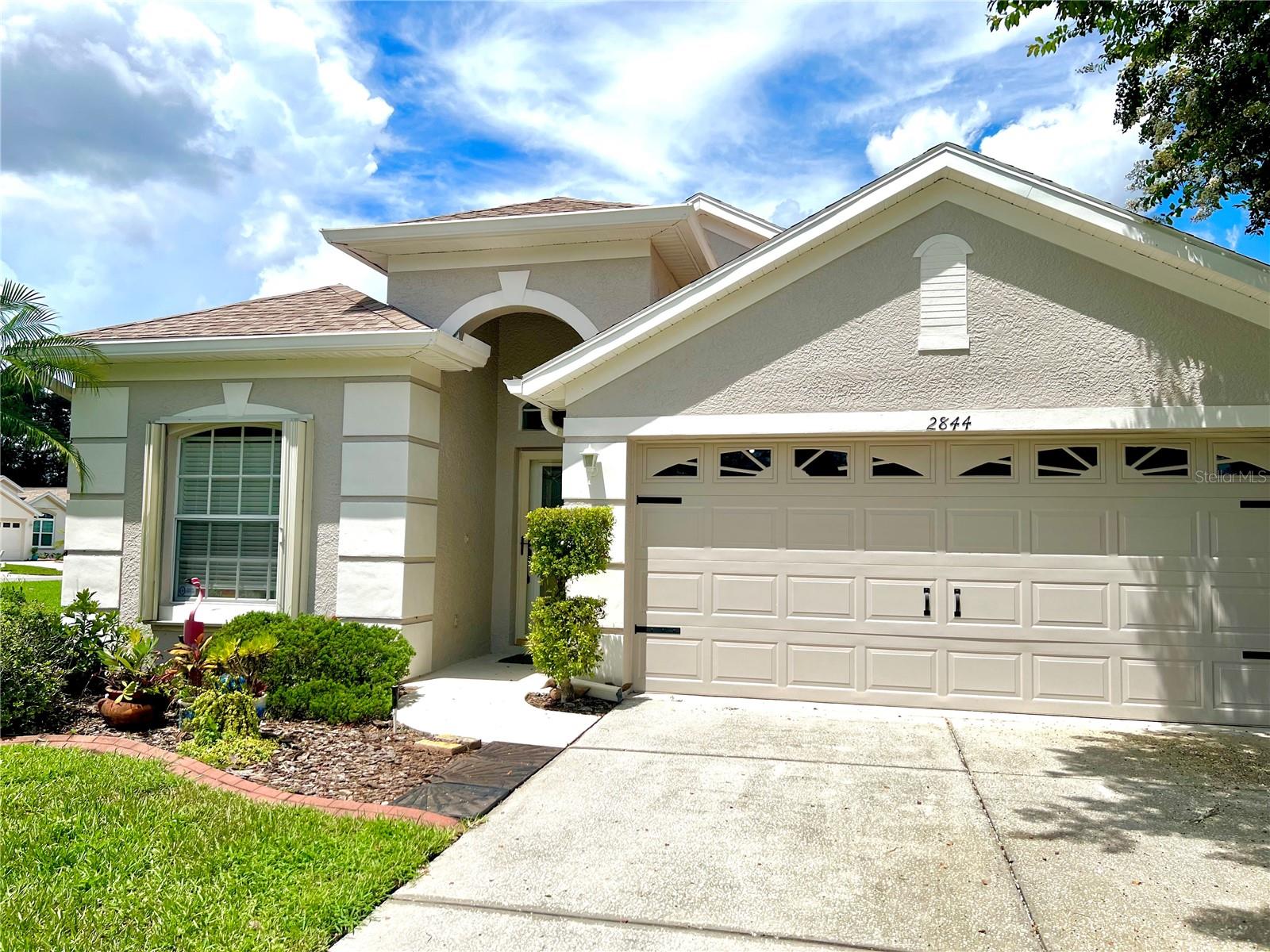 2844 BANYAN HILL LN