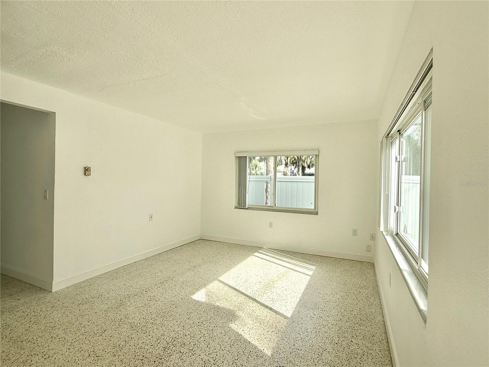 451 POINSETTIA AVE